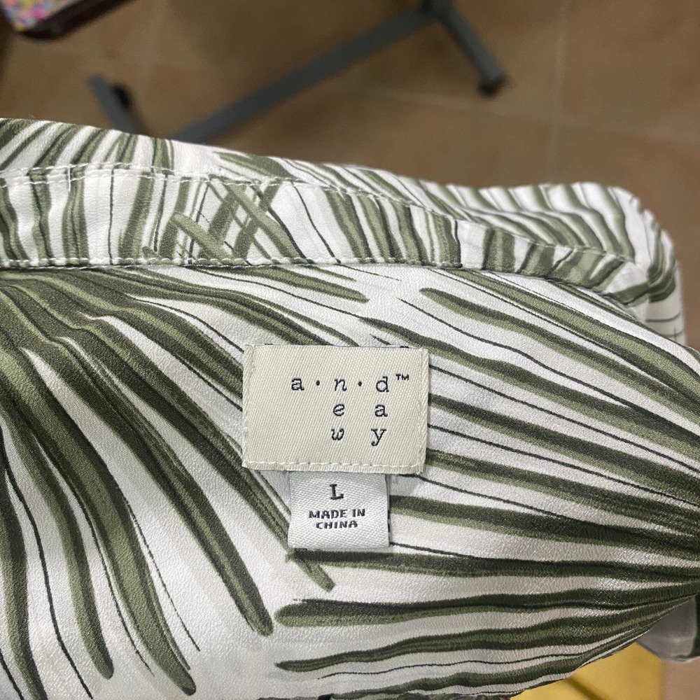 A New Day Large White Green Palm Leaf Print Button Up Collared Vest Blouse - Picture 4 of 7